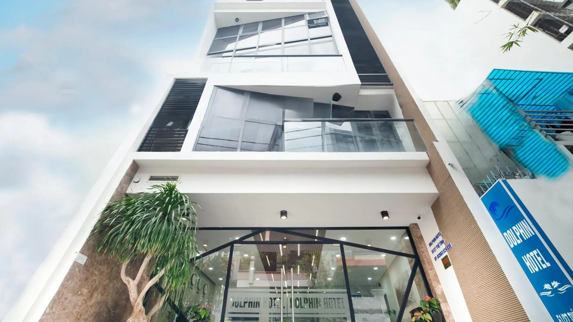 Dolphin Hotel Nha Trang