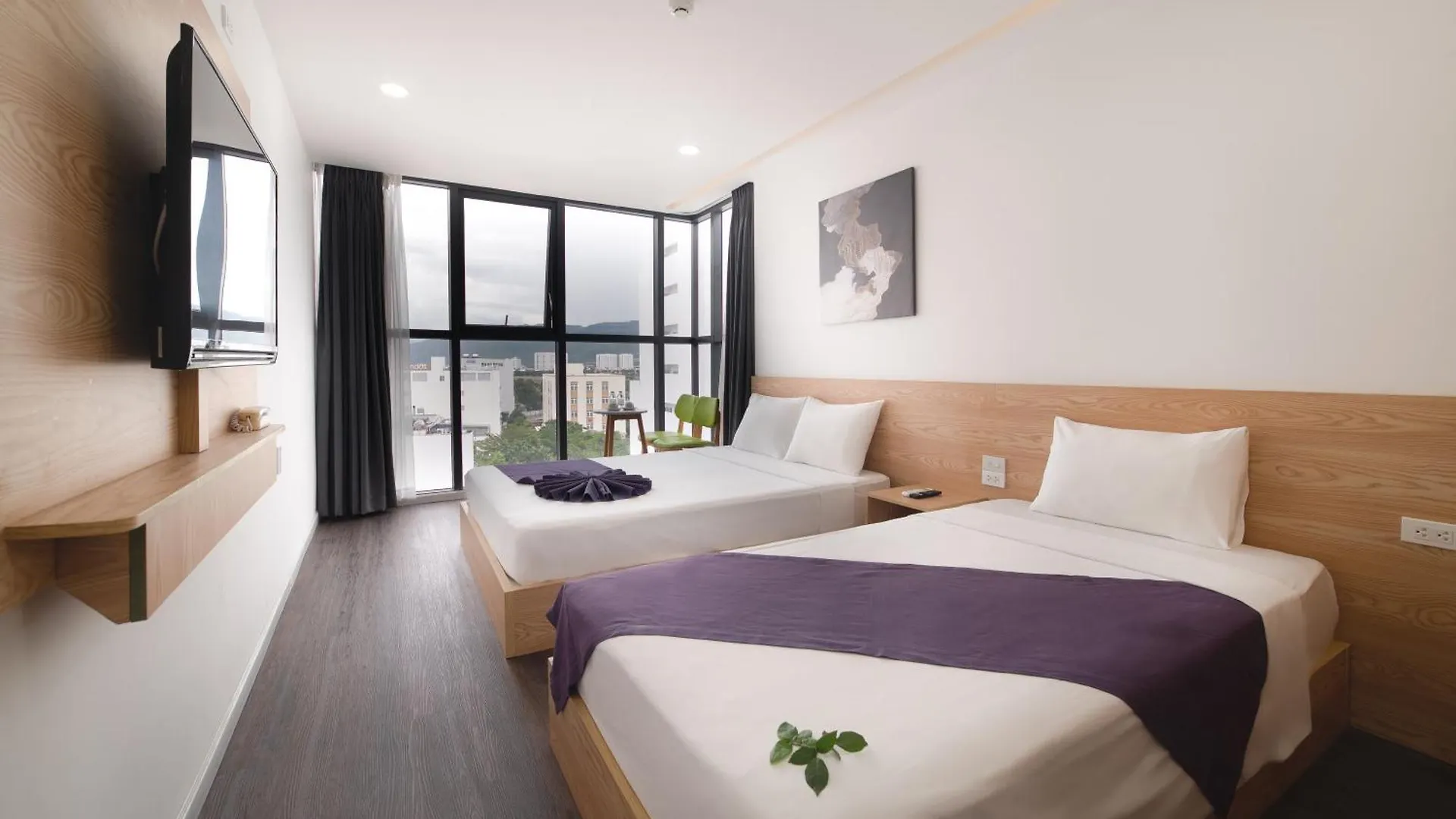 Dolphin Hotel Nha Trang